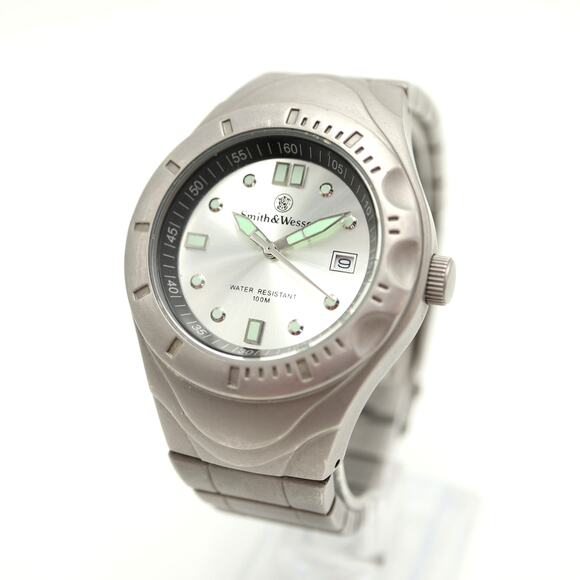Smith & Wesson Mens Date 40mm Watch Stainless Steel Bracelet with New Battery - Picture 1 of 13